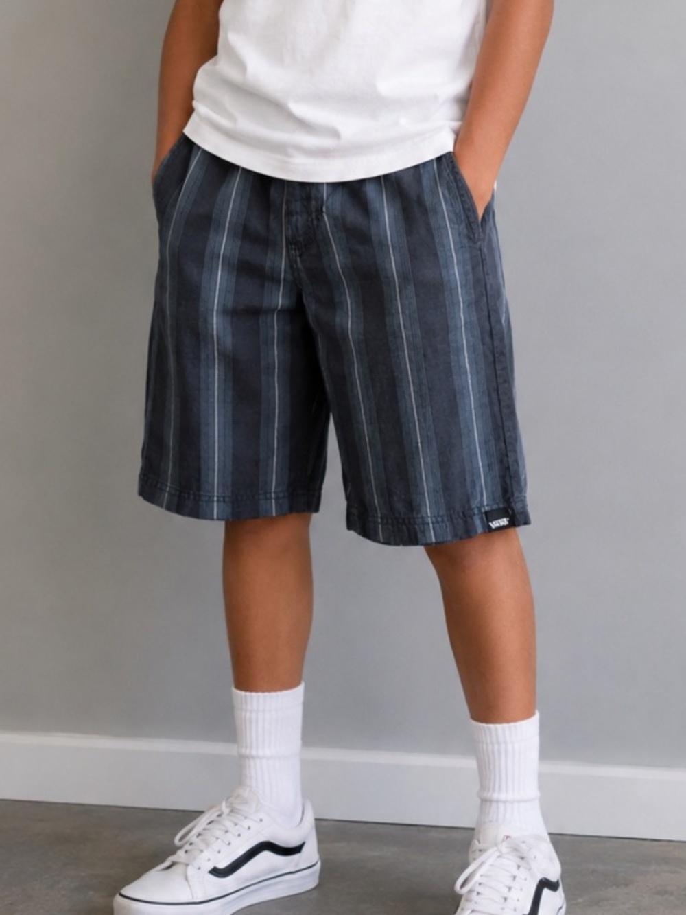 Vans Blue/Black Flat Front Shorts  boys size 10.